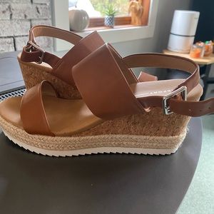Elmer Sport Bottom Wedge
8 | Cognac